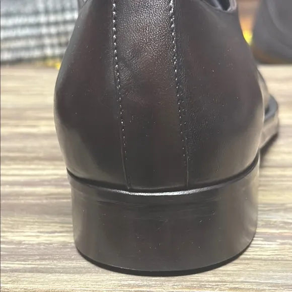 Bruno Magli Brown Leather Oxfords Sleek Design