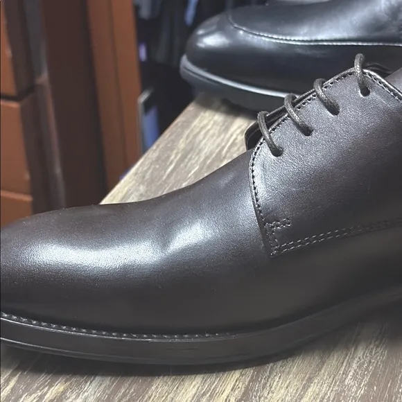 Bruno Magli Brown Leather Oxfords Sleek Design