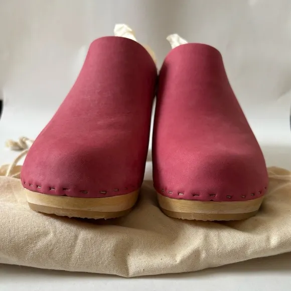 Bryr Chloe Clogs in Azalea - size 39/9