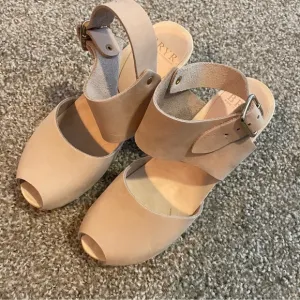 Bryr Miranda Peep Toe Sandals wood clogs