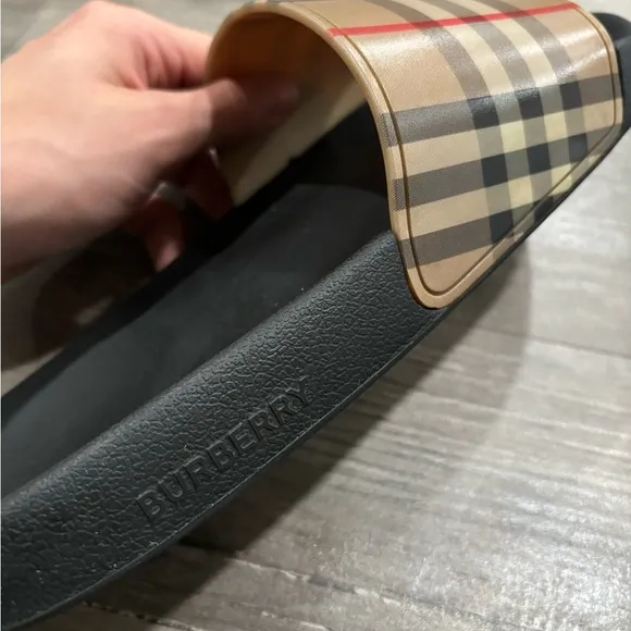 BURBERRY BEIGE CHECK LOGO FLIP FLOP FURLEY RUBBER SANDAL SLIDES