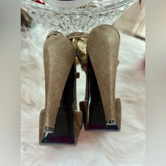 Burberry Linen Heels Size 36