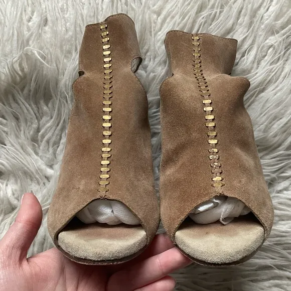 Calleen Cordero Tan Brown Suede Gold Studded Open Toe Block Heel Sandals Sz 6.5