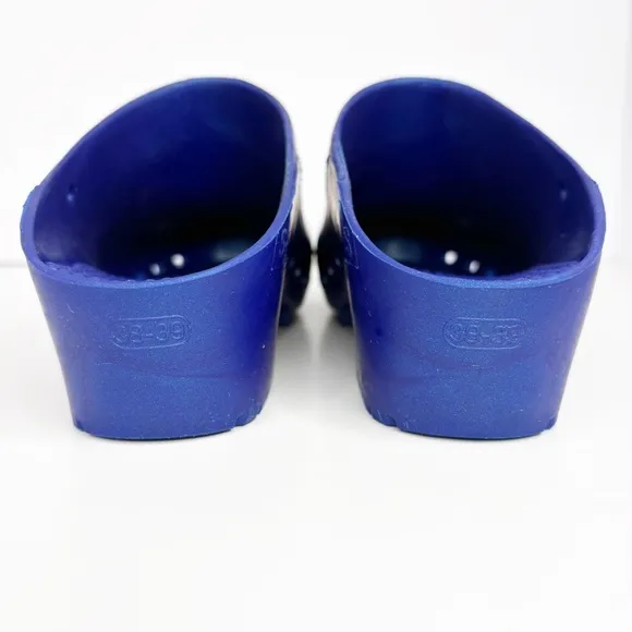 Calzuro Classic Clogs Without Holes Metallic Blue, Size 38-39