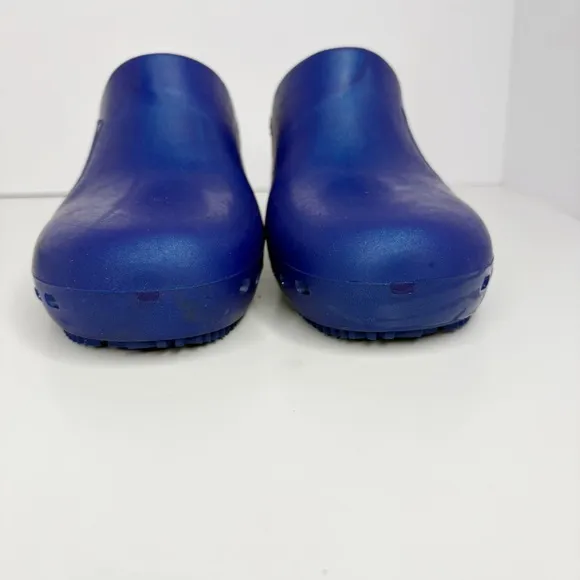 Calzuro Classic Clogs Without Holes Metallic Blue, Size 38-39