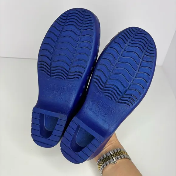 Calzuro Classic Clogs Without Holes Metallic Blue, Size 38-39