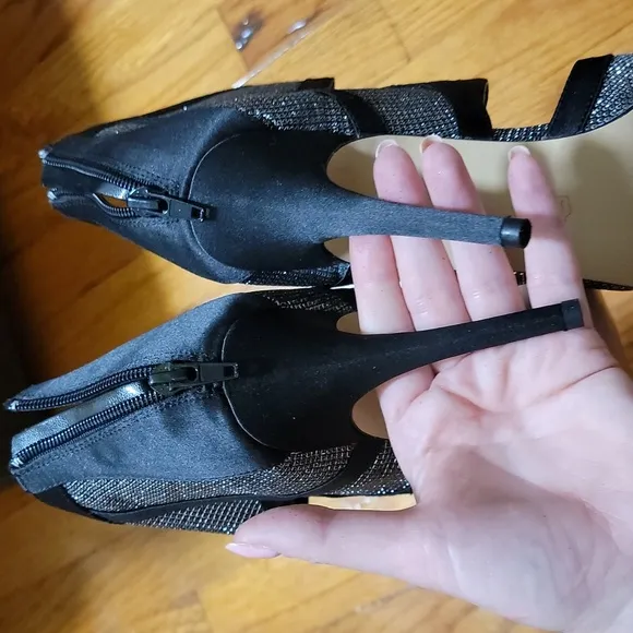 Caparros Black Open Toe Silver Glitter Sandals Heels Booties sz 9.5