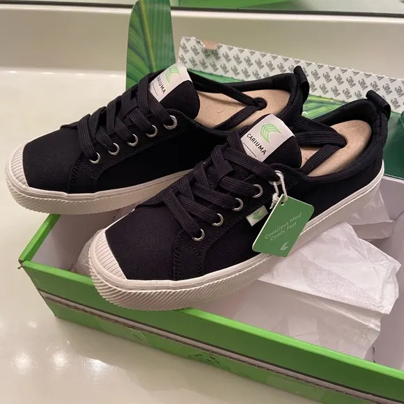 Cariuma Black Canvas OCA Low Top Unisex Men 8/Women 9.5 New Sustainable