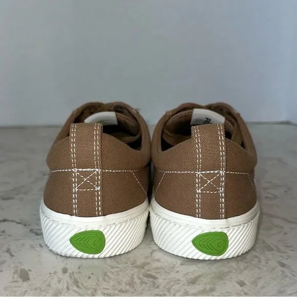 CARIUMA Low Top Pantone Cacao Nibs Canvas Sneaker