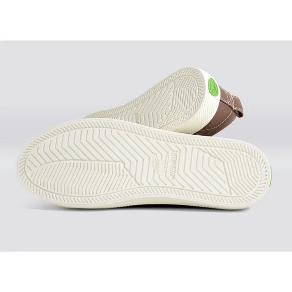 CARIUMA Low Top Pantone Cacao Nibs Canvas Sneaker