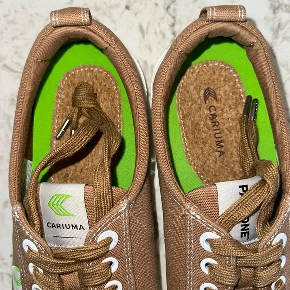 CARIUMA Low Top Pantone Cacao Nibs Canvas Sneaker