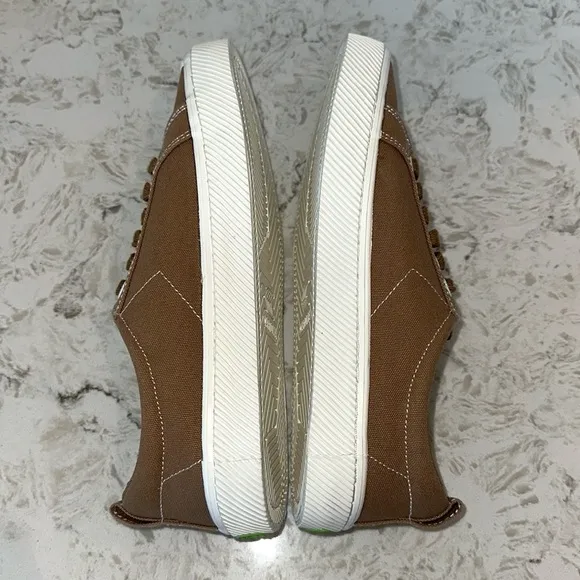 CARIUMA Low Top Pantone Cacao Nibs Canvas Sneaker