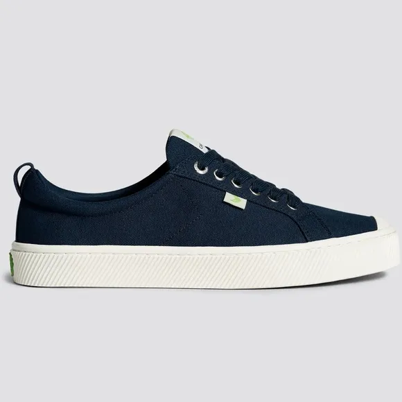 Cariuma - Navy Canvas OCA LOW
