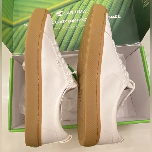 Cariuma OCA Gum Off-White Canvas Sneaker Unisex 10.5 Men/12 Women New