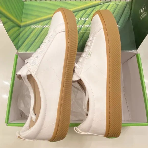 Cariuma OCA Gum Off-White Canvas Sneaker Unisex 6.5 Women/5 Men New