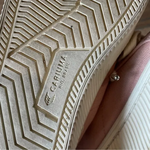 Cariuma Oca Low Canvas Sneakers in Rose