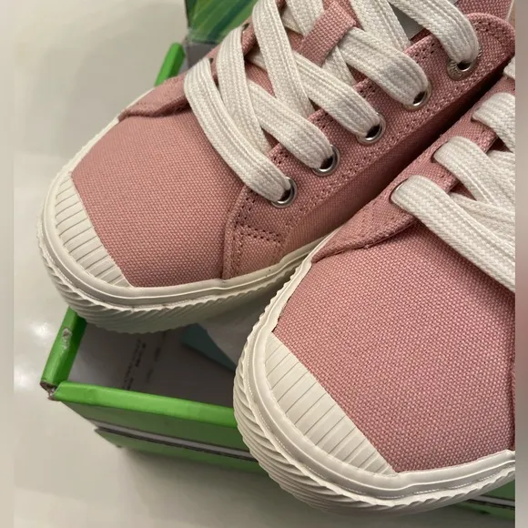 Cariuma OCA LOW Rose Canvas Sneakers Unisex Women 10.5/Men 9 New