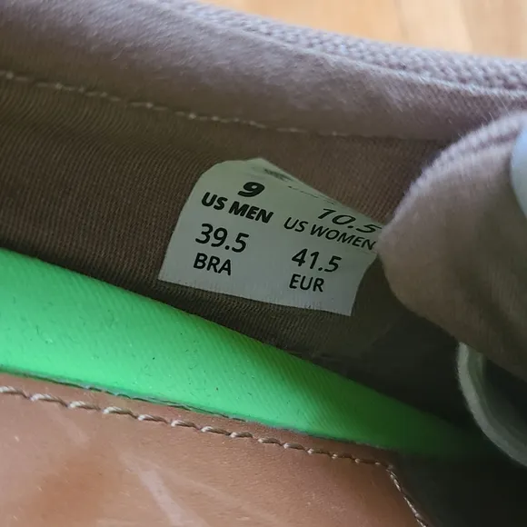 Cariuma OCA Low Sand Contrast Thread Canvas Sneaker Size 10.5 Women Men 9