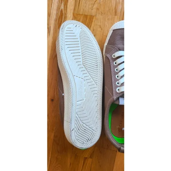 Cariuma OCA Low Sand Contrast Thread Canvas Sneaker Size 10.5 Women Men 9