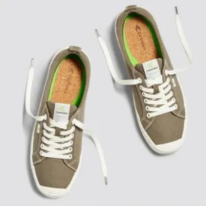 Cariuma OCA Low Sand Contrast Thread Canvas Sneaker Size 10.5 Women Men 9