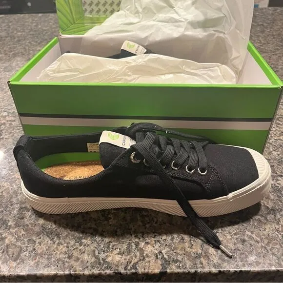 Cariuma OCA LOW Black Canvas M9.5/W11