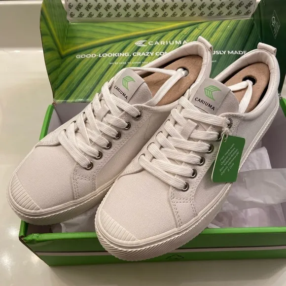 Cariuma Off White Canvas OCA Low Top Sneaker Unisex Women 7/Men 5.5 New