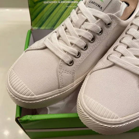 Cariuma Off White Canvas OCA Low Top Sneaker Unisex Women 7/Men 5.5 New