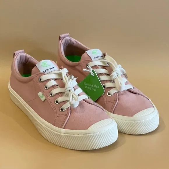 Cariuma pink Canvas