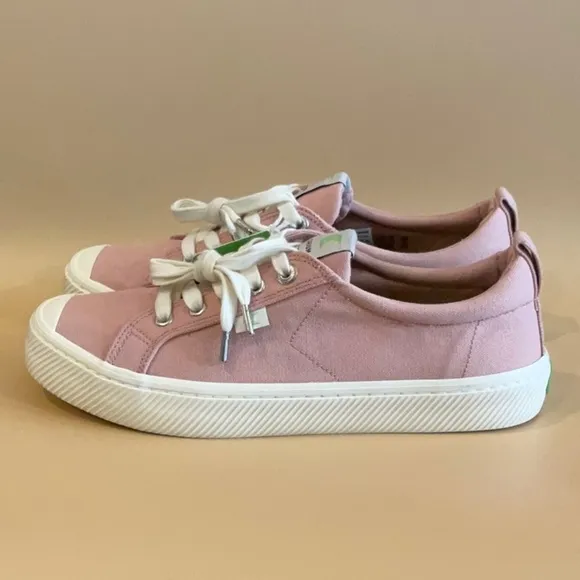 Cariuma pink Canvas