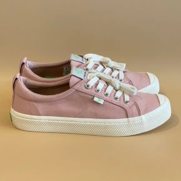 Cariuma pink Canvas