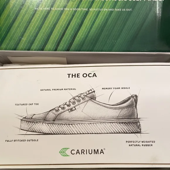 Cariuma Sand Contrast Thread Canvas OCA Low Top Sneakers Women 9.5/Men 8 New