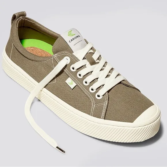 Cariuma Sand Contrast Thread Canvas OCA Low Top Sneakers Women 9.5/Men 8 New