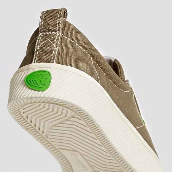 Cariuma Sand Contrast Thread Canvas OCA Low Top Sneakers Women 9.5/Men 8 New