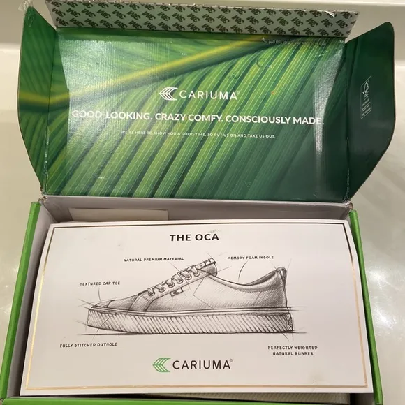 Cariuma Sand Contrast Thread Canvas OCA Low Top Sneakers Women 9.5/Men 8 New