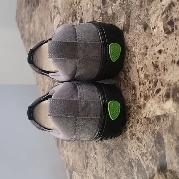 Cariuma Slip on Pro Skate Charcoal Grey Suede/Canvas Black Logo Sneaker 8.5M/10W