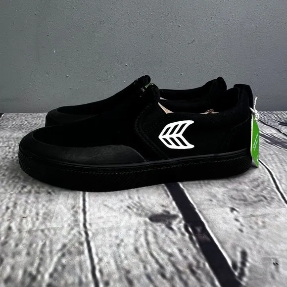 Cariuma Slip on Pro Skate Sneakers 7 Women 5.5 Men Black Suede Canvas Logo NIB
