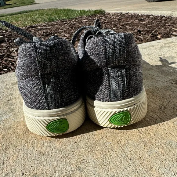 Cariuma Stone Grey IBI Low Knit Sneaker Women's Size 7.5