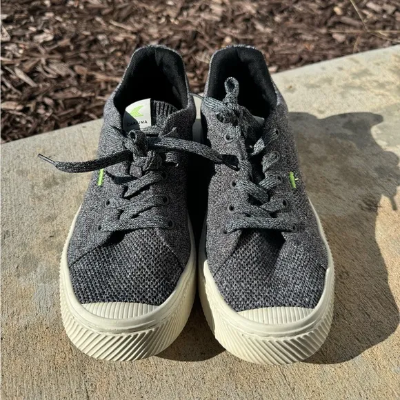 Cariuma Stone Grey IBI Low Knit Sneaker Women's Size 7.5