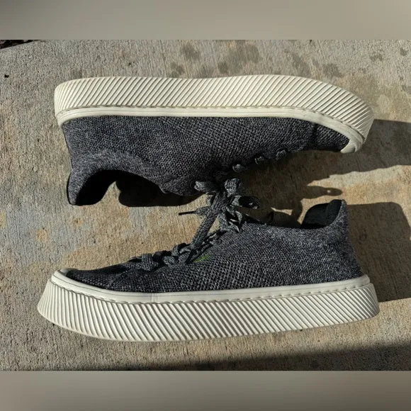 Cariuma Stone Grey IBI Low Knit Sneaker Women's Size 7.5