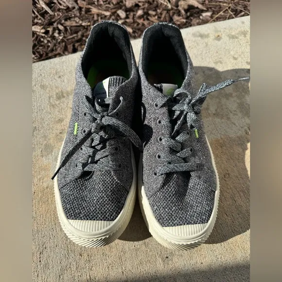 Cariuma Stone Grey IBI Low Knit Sneaker Women's Size 7.5
