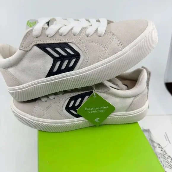 Cariuma Unisex CATIBA PRO Canvas Logo Sneaker Off-White Vintage 4.5 Mens 6 Women
