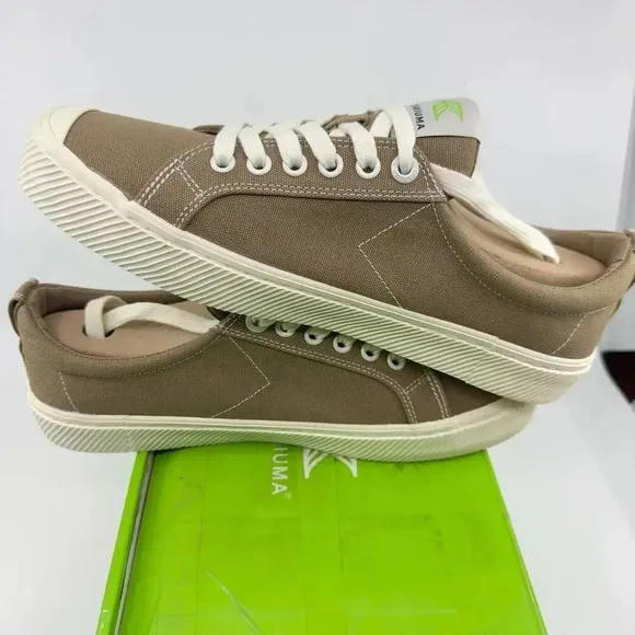 Cariuma Unisex Oca Low Contrast Thread Sneaker Shoe Burnt Sand Canvas Mens 9