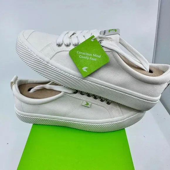 Cariuma Unisex Sneaker Oca Low Top Lace Up Organic Canvas Off White W9.5 M8 NIB