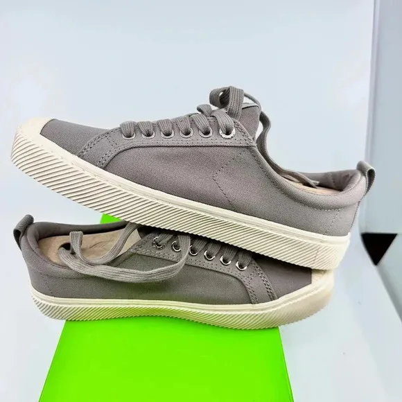 Cariuma Unisex Sneakers Oca Low Top Lace Up Organic Canvas Gray W9.5 M8 NIB