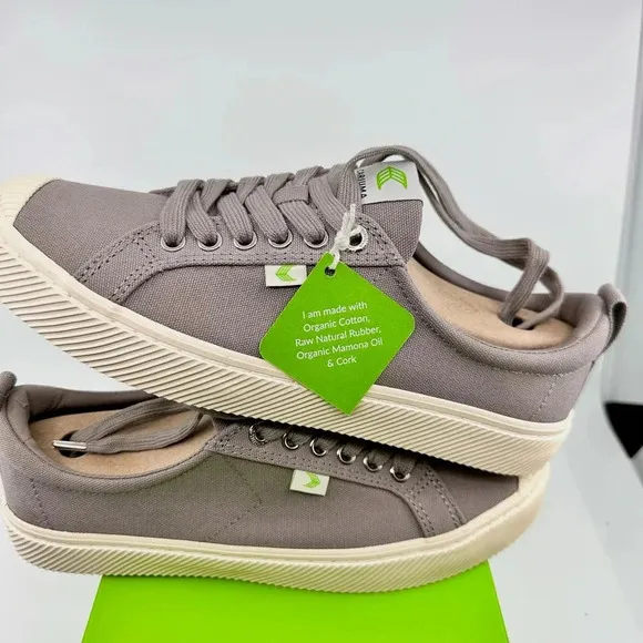 Cariuma Unisex Sneakers Oca Low Top Lace Up Organic Canvas Gray W9.5 M8 NIB