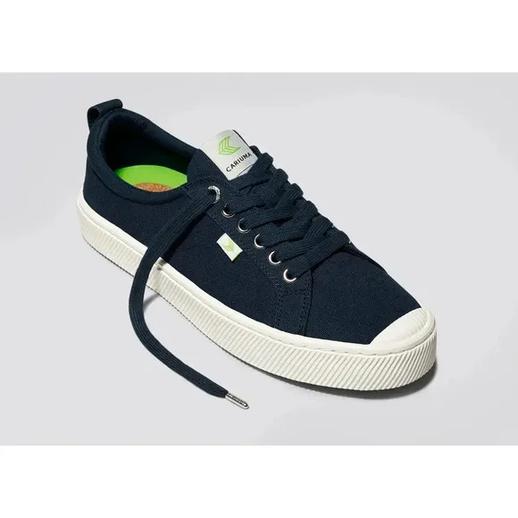Cariuma Unisex Sneakers Oca Low Top Lace Up Organic Canvas Navy W10 M8.5 NIB