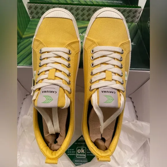 Cariuma Yellow Canvas OCA Low Top Unisex Men 8/Women 9.5 New Sustainable