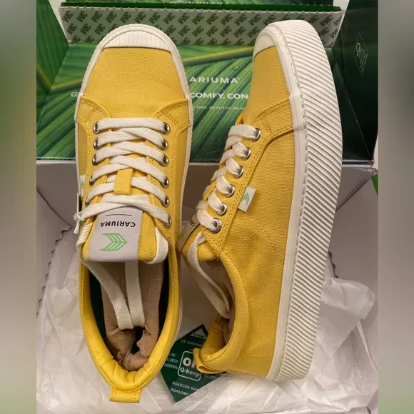 Cariuma Yellow Canvas OCA Low Top Unisex Men 8/Women 9.5 New Sustainable