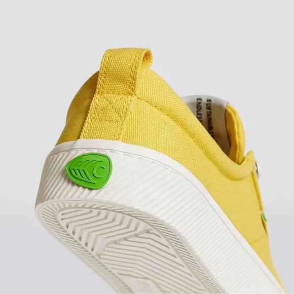 Cariuma Yellow Canvas OCA Low Top Unisex Men 8/Women 9.5 New Sustainable