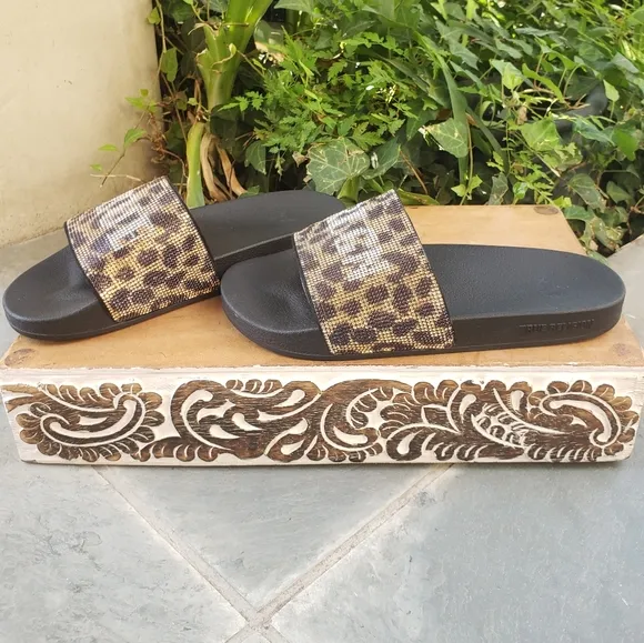 Casual Chic True Religion Crystal Leopard Slides